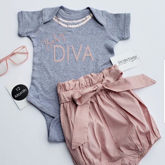 Customized Baby Onesie Outfit - Picture 1 of 4